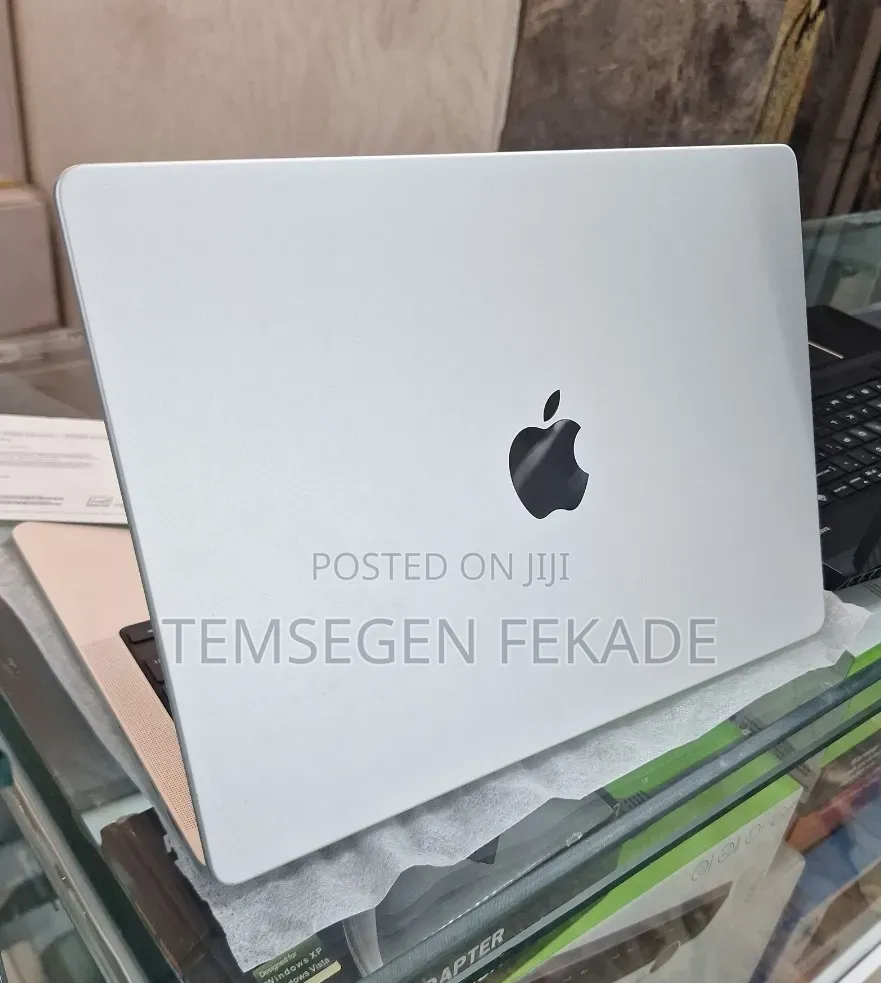New Laptop Apple MacBook Pro 2024 M4 24GB Apple M4 Pro SSD 512GB