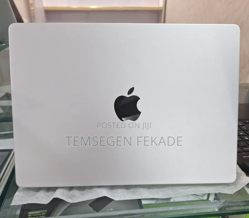 New Laptop Apple MacBook Pro 2024 M4 24GB Apple M4 Pro SSD 512GB