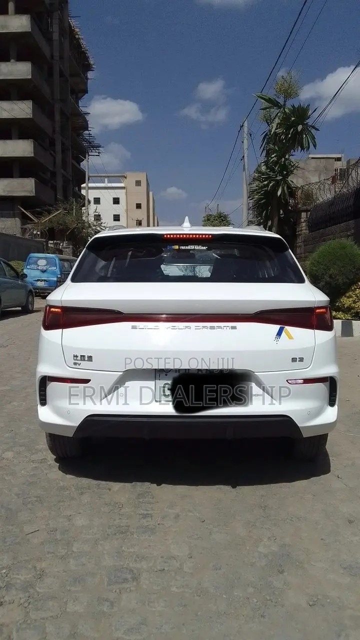 BYD E2 43 kWh 94 hp FWD 2024 White