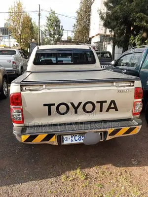 Toyota Hilux 2015 Silver