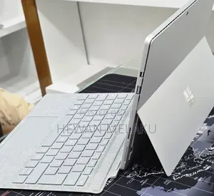 New Laptop Microsoft Surface Pro 6 8GB Intel Core i5 SSD 256GB