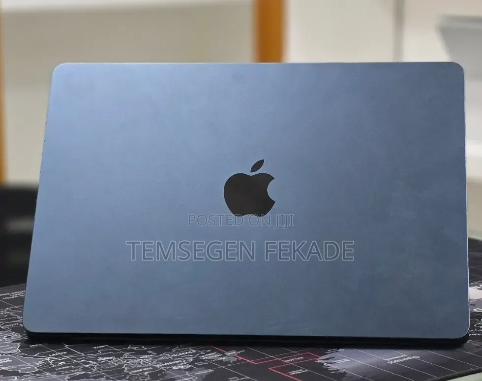 New Laptop Apple MacBook Air 2022 M2 8GB Apple M2 SSD 256GB