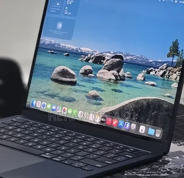New Laptop Apple MacBook Air 2022 M2 8GB Apple M2 SSD 256GB