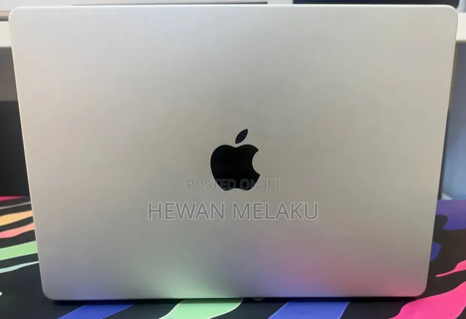 New Laptop Apple MacBook Pro 2021 M1 16GB Apple M1 Pro SSD 512GB