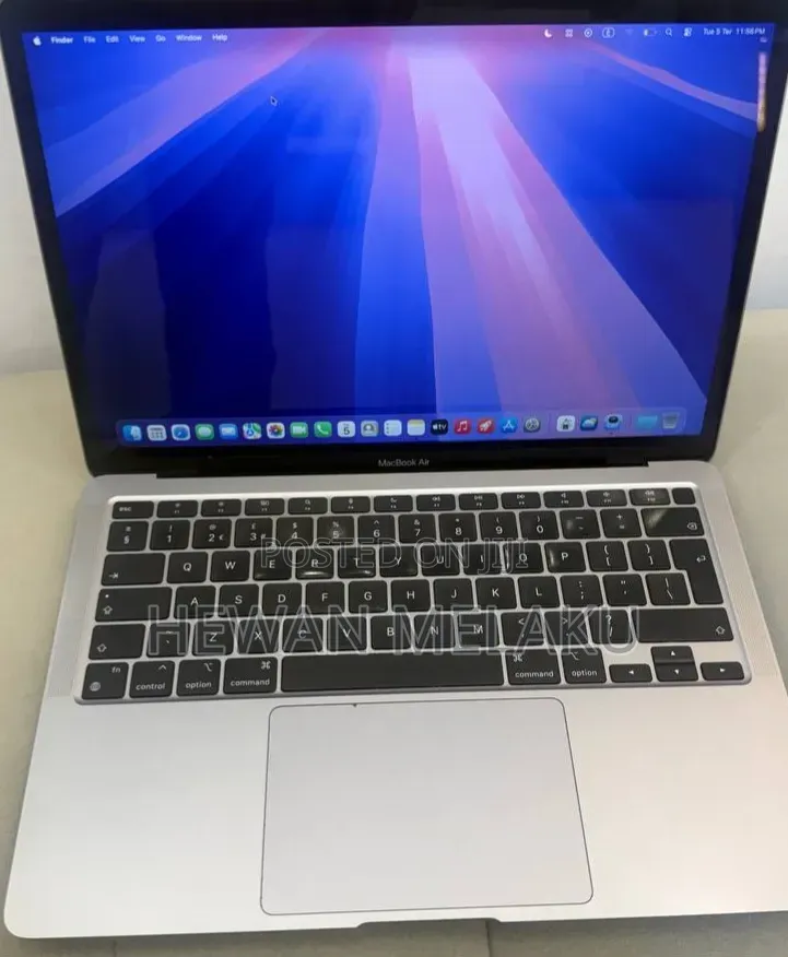 New Laptop Apple MacBook Air 2020 M1 8GB Apple M1 SSD 256GB