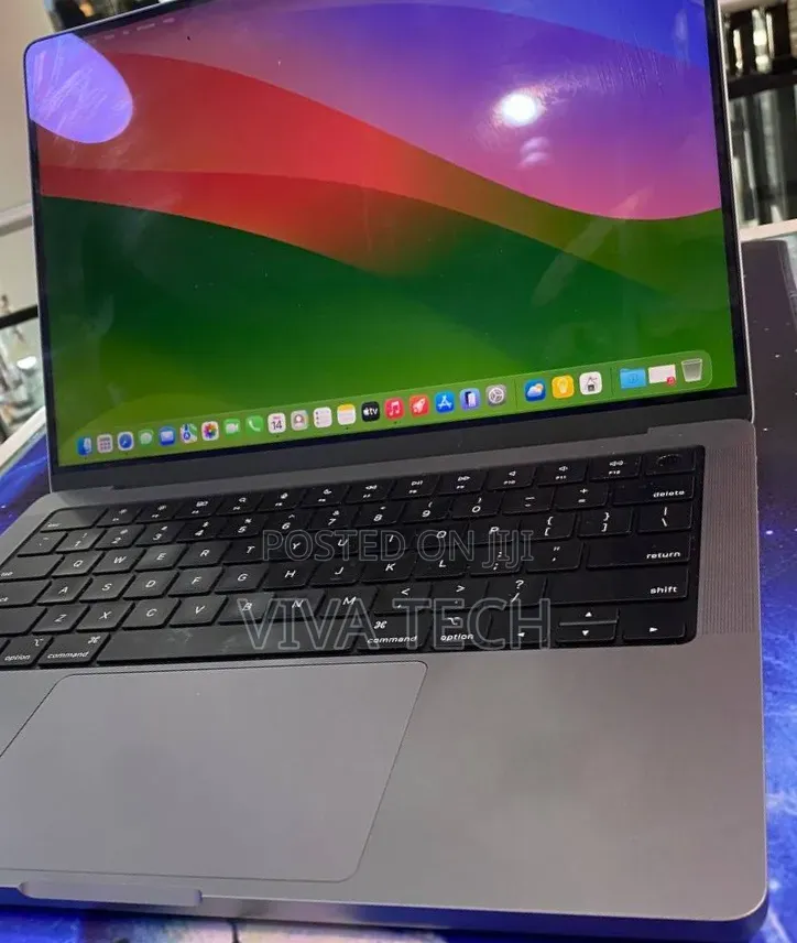 New Laptop Apple MacBook Pro 2021 M1 32GB Apple M1 Pro SSD 1T