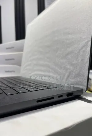 New Laptop Apple MacBook Pro 2024 M4 Max 48GB Apple M4 Max SSD 2T