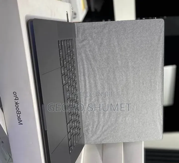 New Laptop Apple MacBook Pro 2024 M4 Max 48GB Apple M4 Max SSD 2T