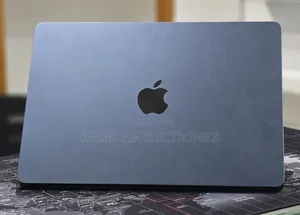 New Laptop Apple MacBook Air 2022 M2 8GB Apple M2 SSD 256GB