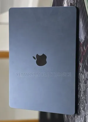 New Laptop Apple MacBook Air 2022 M2 8GB Apple M2 SSD 256GB