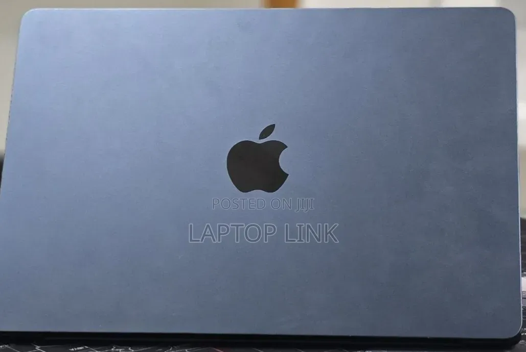 New Laptop Apple MacBook Air 2022 M2 8GB Apple M2 SSD 256GB