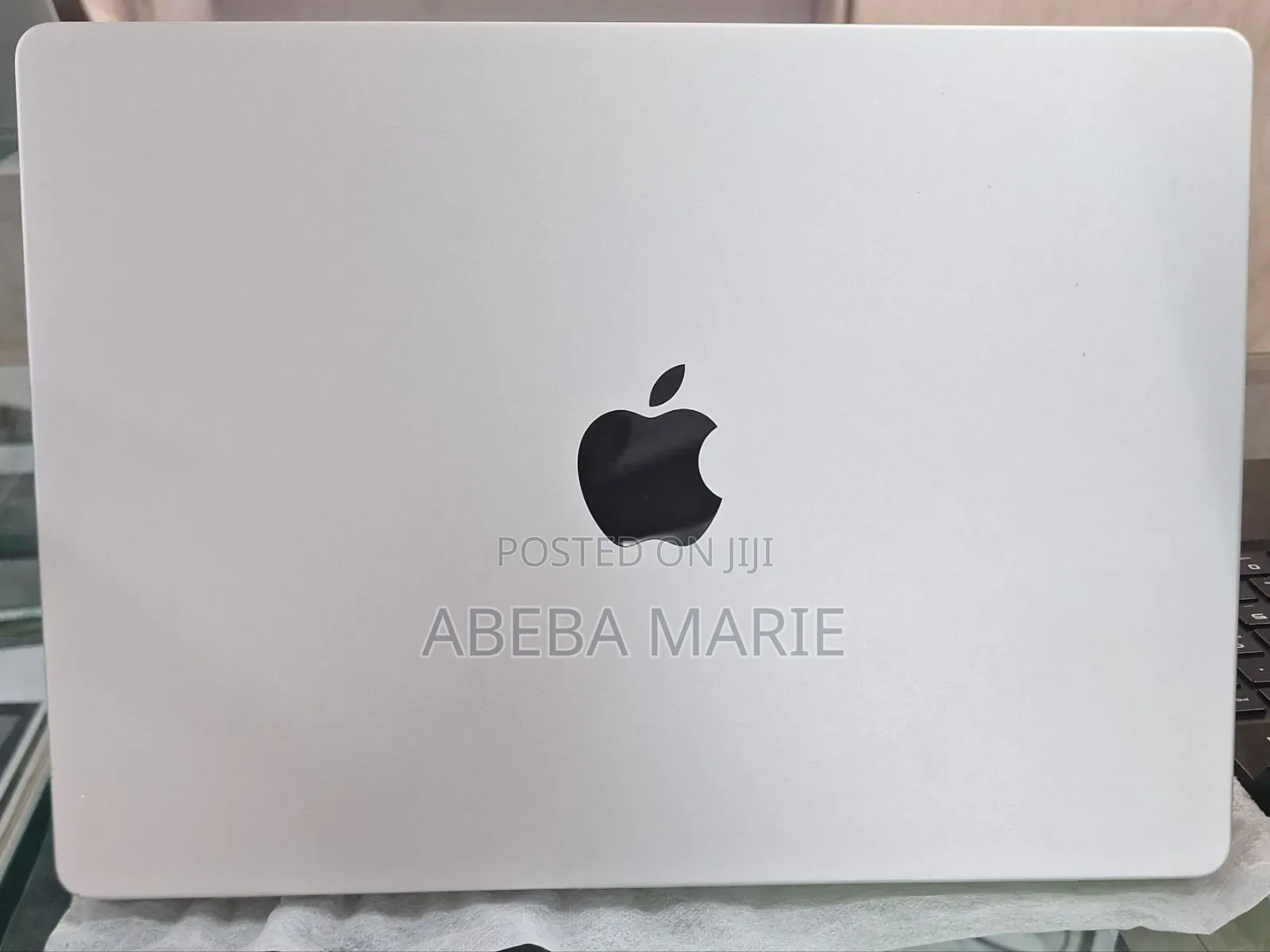 New Laptop Apple MacBook Pro 2021 M1 24GB Apple M1 Pro SSD 512GB