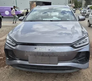 BYD E2 43 kWh 94 hp FWD 2023 Gray