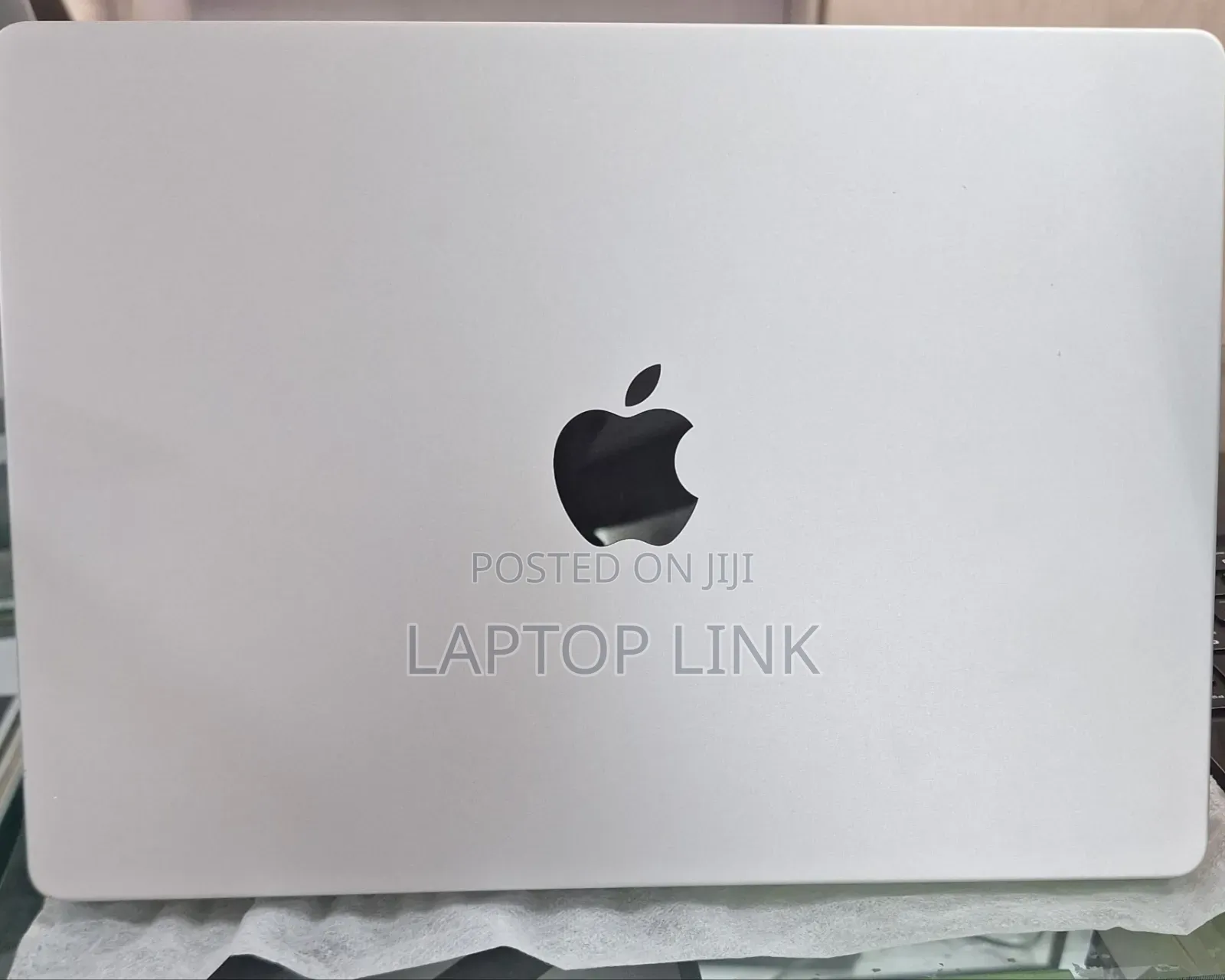 New Laptop Apple MacBook Pro 2024 M4 Pro 24GB Apple M4 Pro SSD 512GB