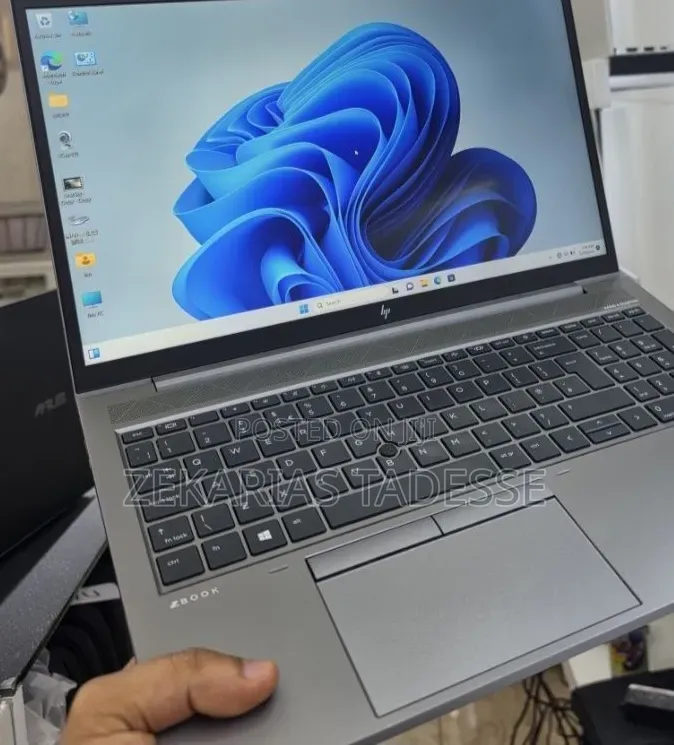 New Laptop HP ZBook 15 16GB Intel Core i7 SSD 512GB