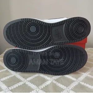 Nike Court Vison Mid Sneaker