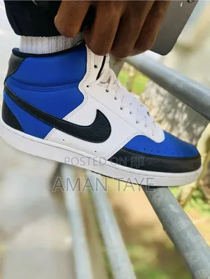 Nike Court Vison Mid Sneaker