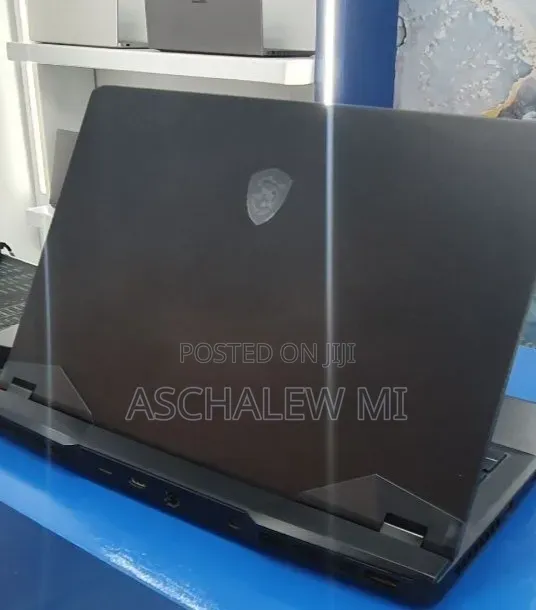 New Laptop MSI GP75 Leopard 16GB Intel Core i7 SSD 512GB