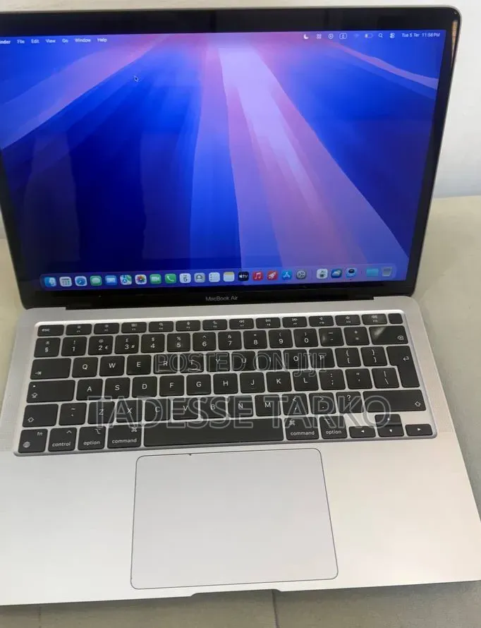New Laptop Apple MacBook Air 2020 M1 8GB Apple M1 SSD 256GB