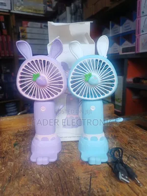 Mini Fan – Small Size, Cool Comfort! 