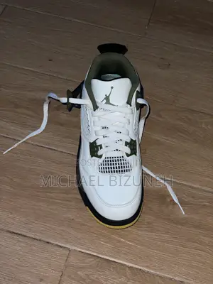 Air Jordan 4