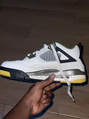 Urgent Air Jordan 4