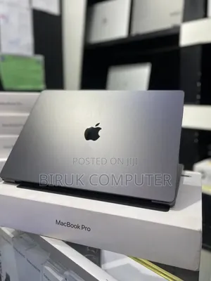 New Laptop Apple MacBook Pro 2024 M4 Max 16GB Apple M4 Max SSD 48GB