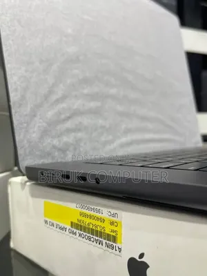 New Laptop Apple MacBook Pro 2024 M4 Max 16GB Apple M4 Max SSD 48GB