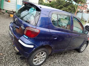 Toyota Vitz 2001 Blue