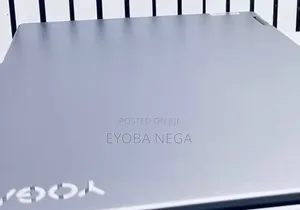 New Laptop Lenovo Yoga 700 16GB AMD Ryzen 7 SSD 512GB