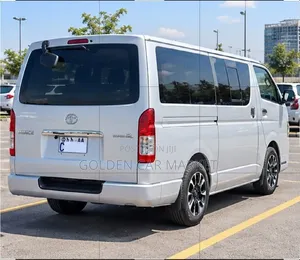 Toyota HiAce 2007 White