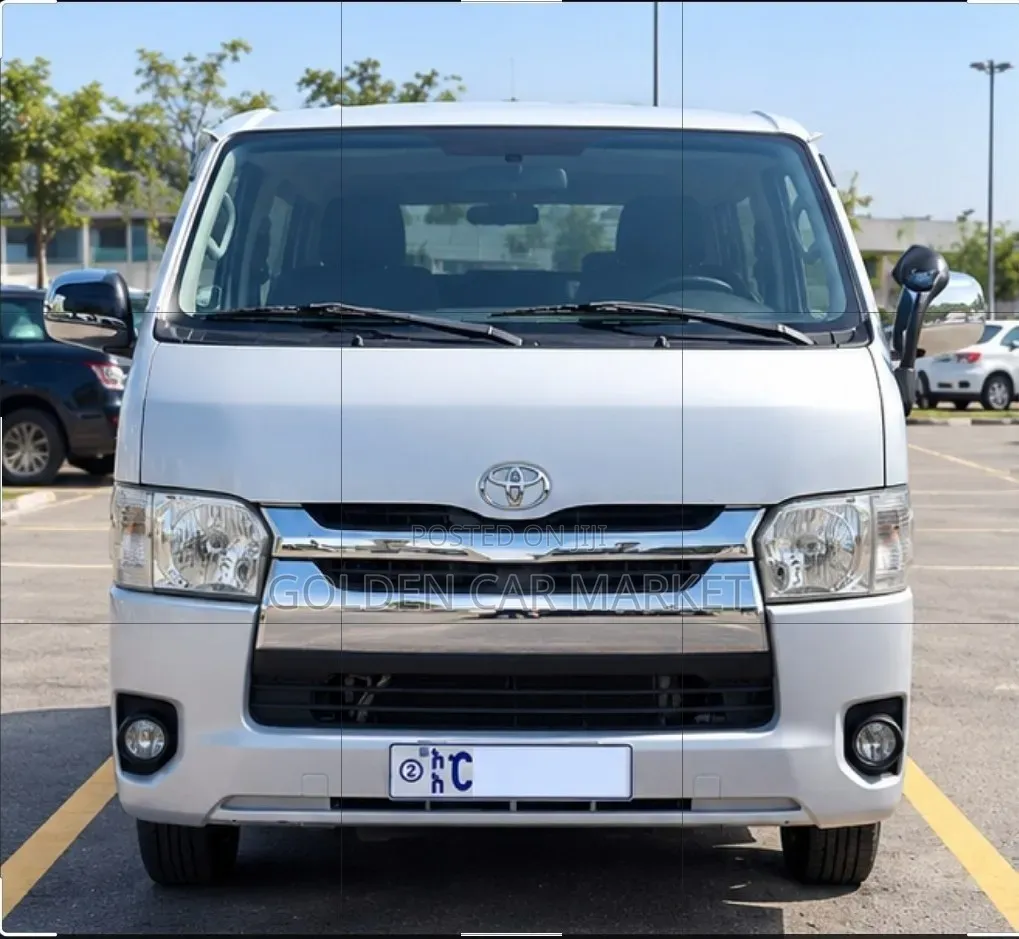 Toyota HiAce 2007 White