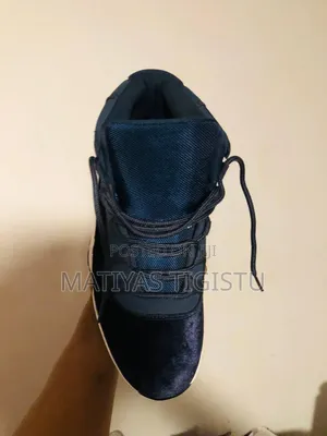 Jordan 11 High Top Sneakers