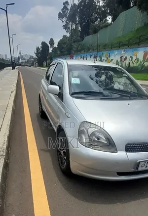 Toyota Vitz 1.0 FWD 5dr 2001 Silver