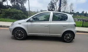 Toyota Vitz 1.0 FWD 5dr 2001 Silver