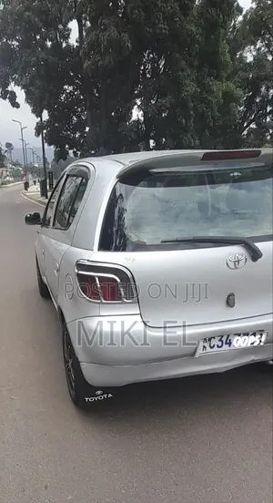 Toyota Vitz 1.0 FWD 5dr 2001 Silver