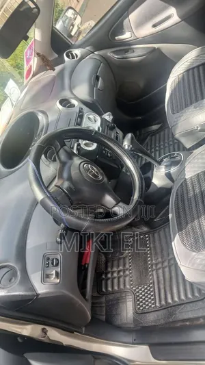 Toyota Vitz 1.0 FWD 5dr 2001 Silver