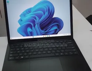 New Laptop Microsoft Surface 16GB Intel Core i7 SSD 512GB