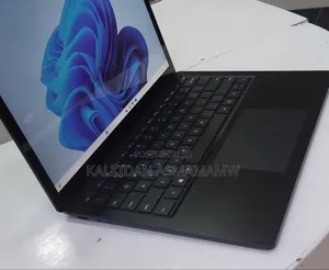 New Laptop Microsoft Surface 16GB Intel Core i7 SSD 512GB