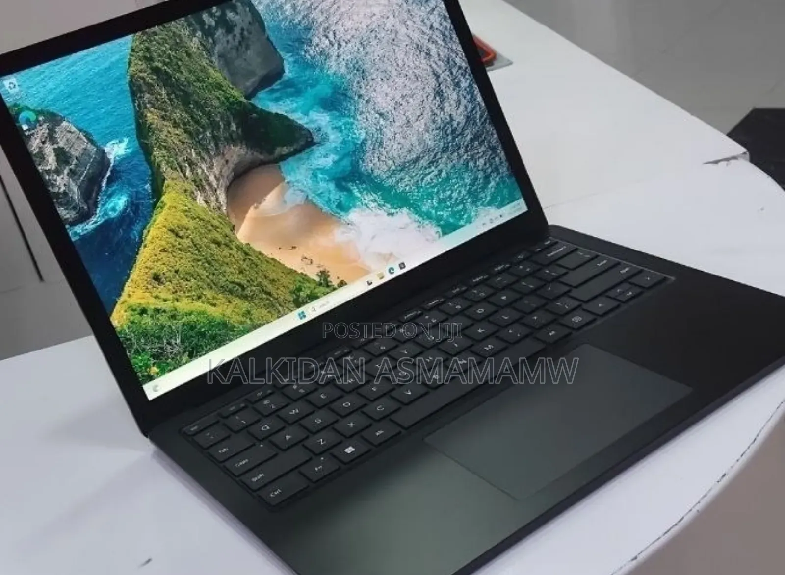 New Laptop Microsoft Surface 16GB Intel Core i7 SSD 256GB