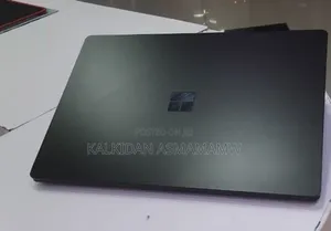 New Laptop Microsoft Surface 16GB Intel Core i7 SSD 256GB