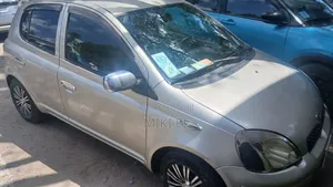 Toyota Vitz 1.0 FWD 5dr 2004 Gray