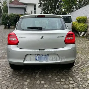 Suzuki Swift 2022 Silver