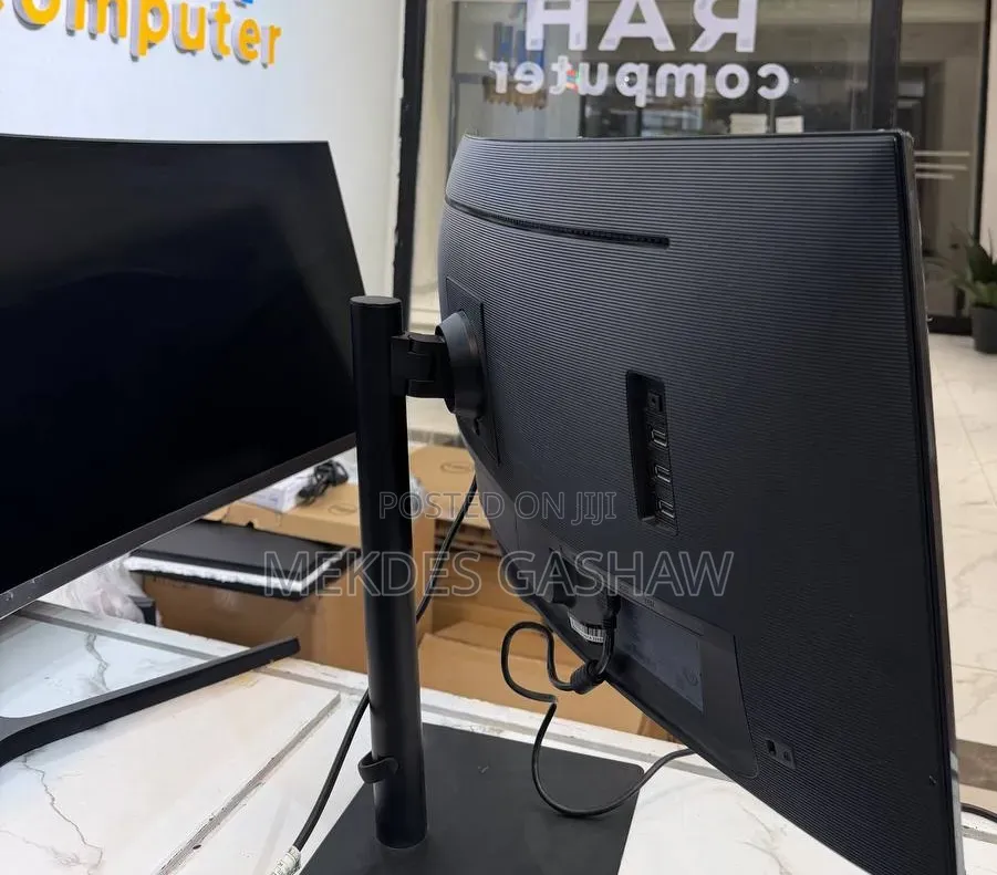Samsung S34A654UB
 Screen Size: 34 Inches