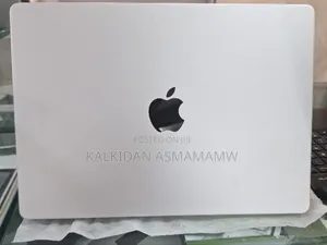 New Laptop Apple MacBook Pro 2024 M4 Pro 24GB Apple M4 SSD 512GB
