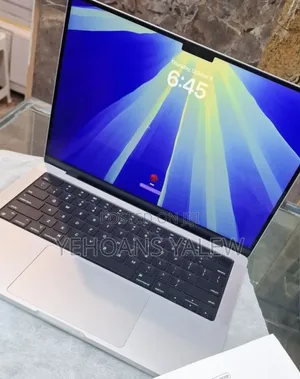 New Laptop Apple MacBook Pro 2024 M4 Pro 24GB Apple M4 Pro SSD 512GB