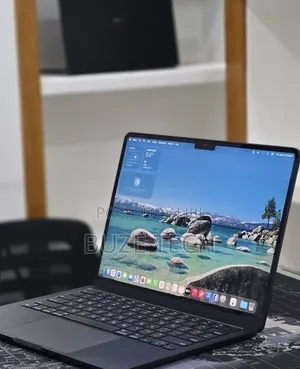 New Laptop Apple MacBook Air 2022 M2 8GB Apple M2 SSD 256GB