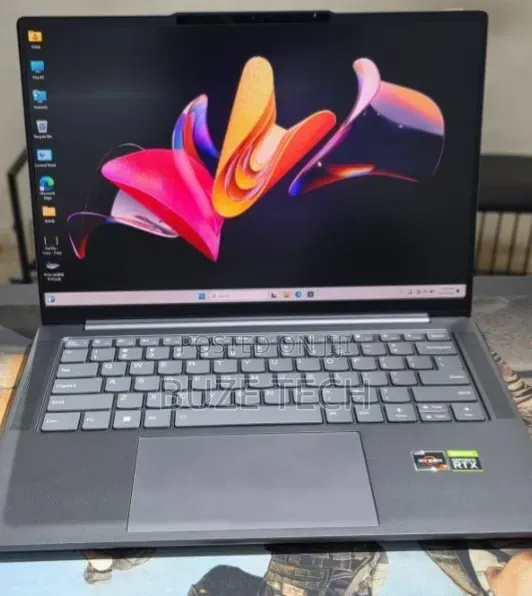 New Laptop Lenovo Yoga 700 16GB AMD Ryzen 7 SSD 512GB