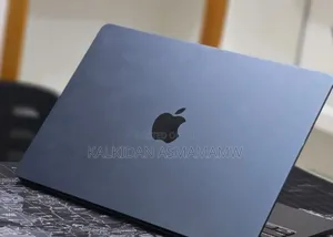 New Laptop Apple MacBook Air 2022 M2 8GB Apple M2 SSD 256GB