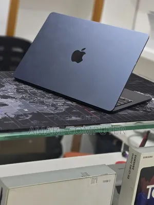 New Laptop Apple MacBook Air 2022 M2 8GB Apple M2 SSD 256GB
